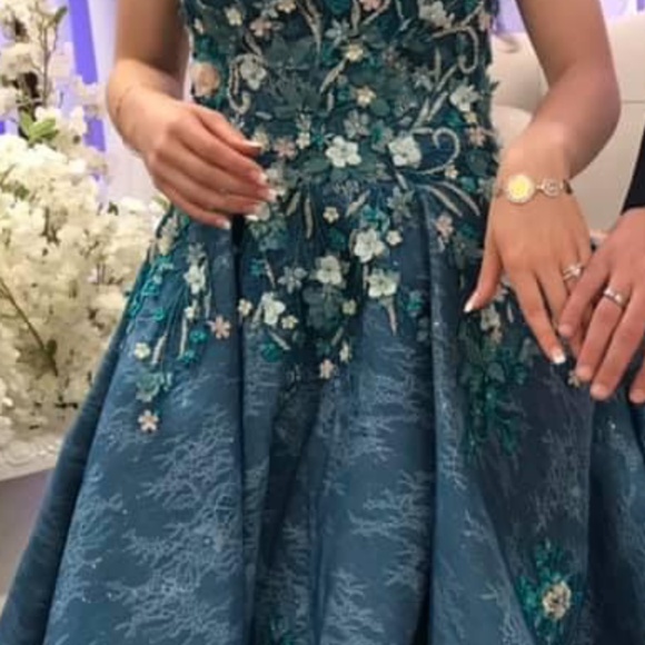 Engagement gown - Picture 3 of 5